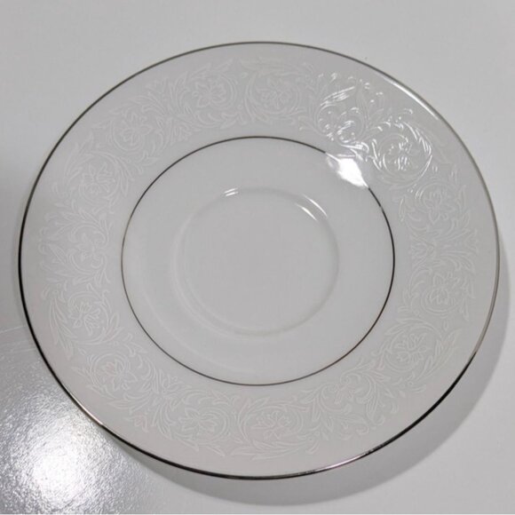 Majestic China Plymouth White Silver Floral Saucer Japan - Picture 2 of 9